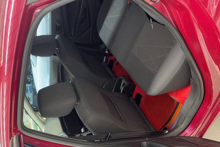 Used Ford Fiesta 2013 Sedan 1.5L Manual Fashion Edition Interior 3
