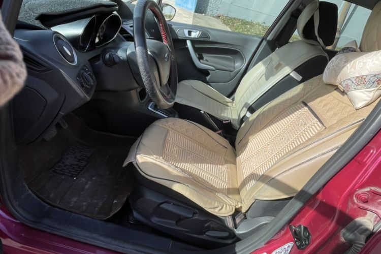 Used Ford Fiesta 2013 Hatchback 1.5L Automatic Fashion Edition Interior 3