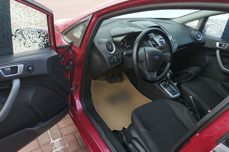Used Ford Fiesta 2013 Hatchback 1.5L Automatic Fashion Edition Interior 3