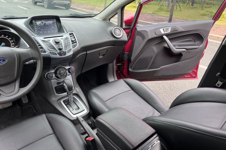 Used Ford Fiesta 2013 Hatchback 1.5L Automatic Fashion Edition Interior 5