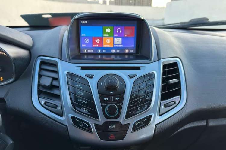 Used Ford Fiesta 2013 Hatchback 1.5L Automatic Fashion Edition Interior 7