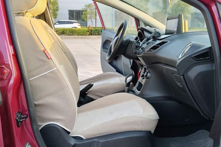 Used Ford Fiesta 2013 Hatchback 1.5L Automatic Fashion Edition Interior 7