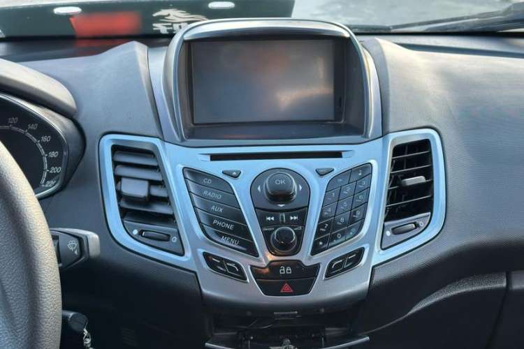 Used Ford Fiesta 2013 Hatchback 1.5L Automatic Fashion Edition Interior 8