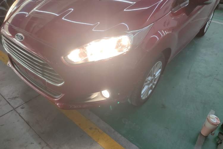 Used Ford Fiesta 2013 Hatchback 1.5L Automatic Fashion Edition Left Front Headlight