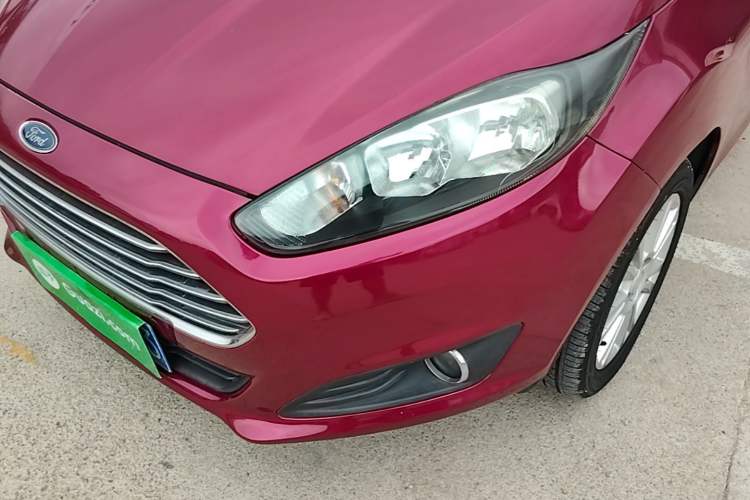 Used Ford Fiesta 2013 Hatchback 1.5L Automatic Fashion Edition Left Front Headlight