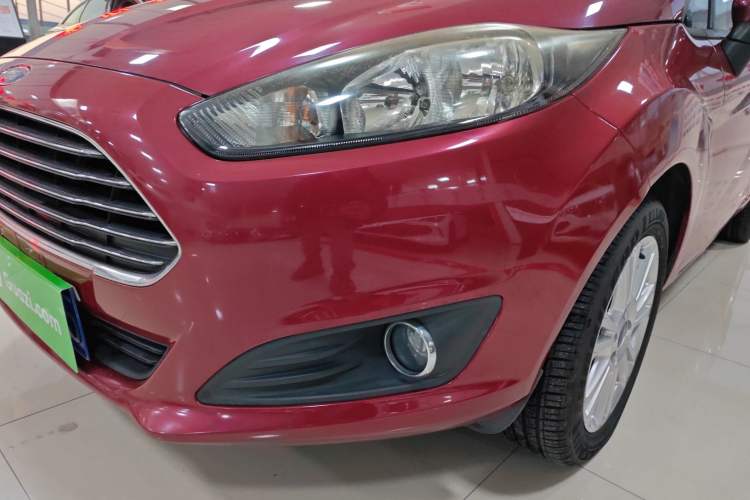 Used Ford Fiesta 2013 Hatchback 1.5L Automatic Fashion Edition Left Front Headlight