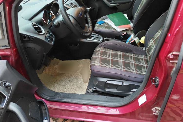 Used Ford Fiesta 2013 Hatchback 1.5L Automatic Fashion Edition Left Front Seat