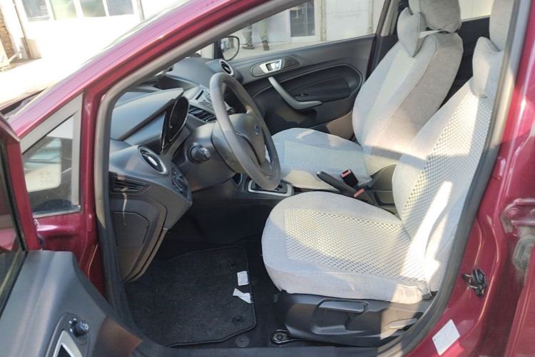 Used Ford Fiesta 2013 Hatchback 1.5L Automatic Fashion Edition Left Front Seat