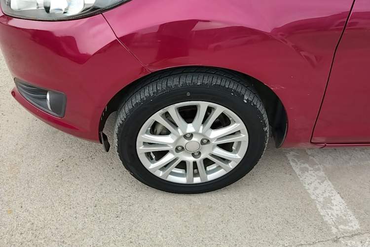 Used Ford Fiesta 2013 Hatchback 1.5L Automatic Fashion Edition Left Front Wheel Hub