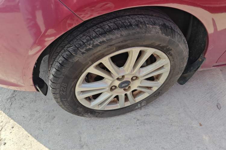 Used Ford Fiesta 2013 Hatchback 1.5L Automatic Prestige Model Left Front Wheel Hub
