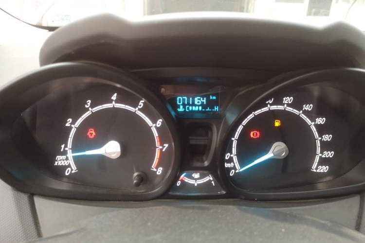 Used Ford Fiesta 2013 Sedan 1.5L Manual Fashion Edition Odometer Close Up