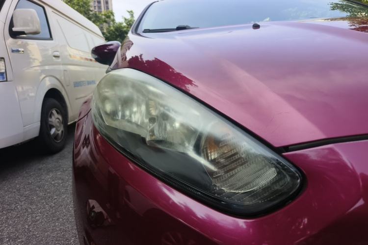 Used Ford Fiesta 2013 Hatchback 1.5L Automatic Fashion Edition Right Front Headlight