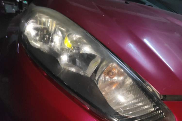 Used Ford Fiesta 2013 Hatchback 1.5L Automatic Fashion Edition Right Front Headlight