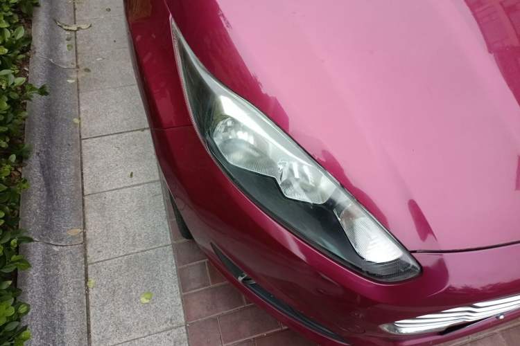 Used Ford Fiesta 2013 Hatchback 1.5L Automatic Fashion Edition Right Front Headlight