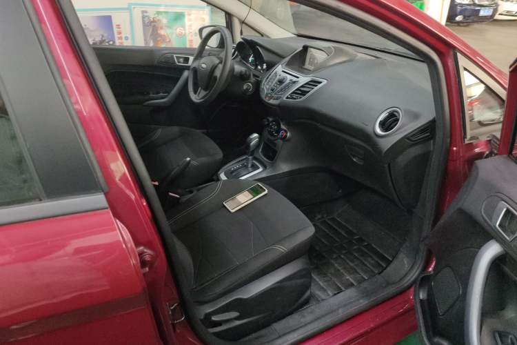 Used Ford Fiesta 2013 Hatchback 1.5L Automatic Fashion Edition Right Front Seat