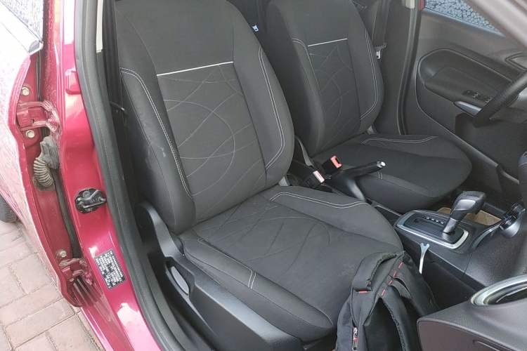 Used Ford Fiesta 2013 Hatchback 1.5L Automatic Fashion Edition Right Front Seat