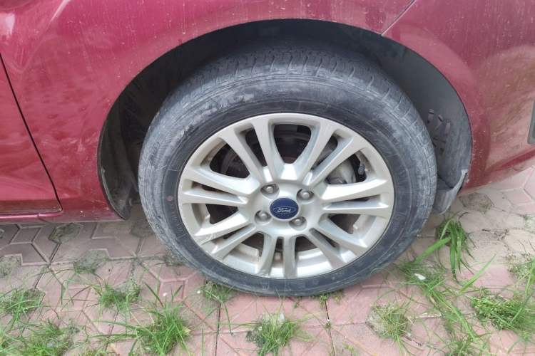 Used Ford Fiesta 2013 Hatchback 1.5L Manual Fashion Edition Right Front Wheel Hub