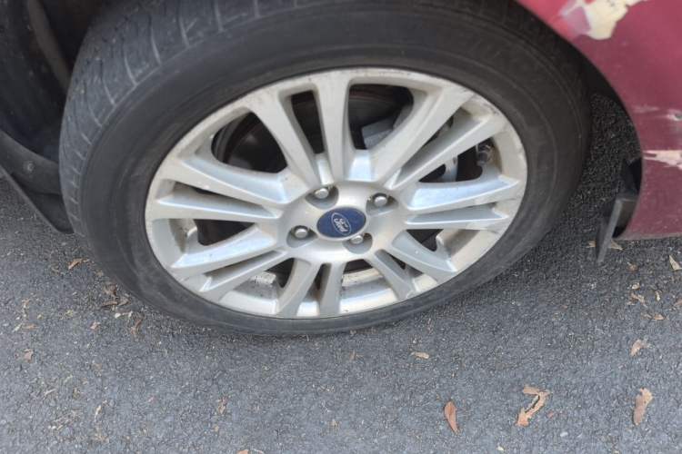 Used Ford Fiesta 2013 Sedan 1.5L Automatic Fashion Edition Right Front Wheel Hub