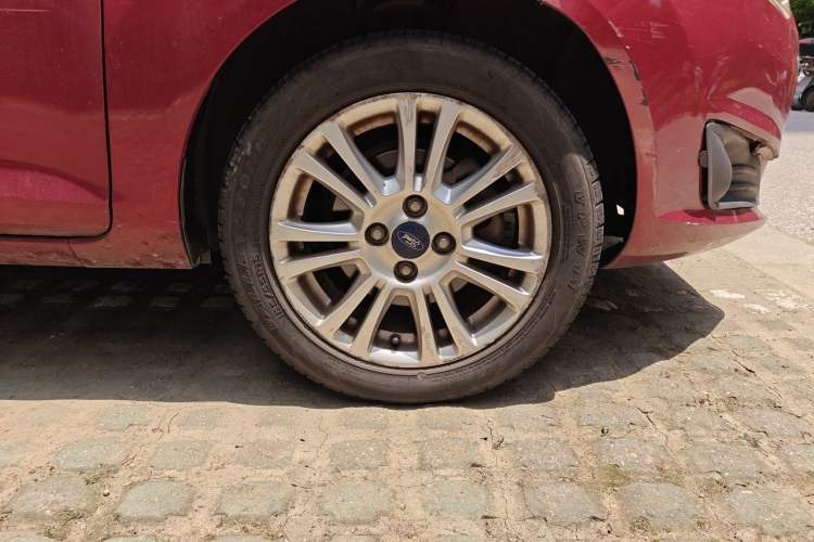 Used Ford Fiesta 2013 Sedan 1.5L Automatic Prestige Model Right Front Wheel Hub