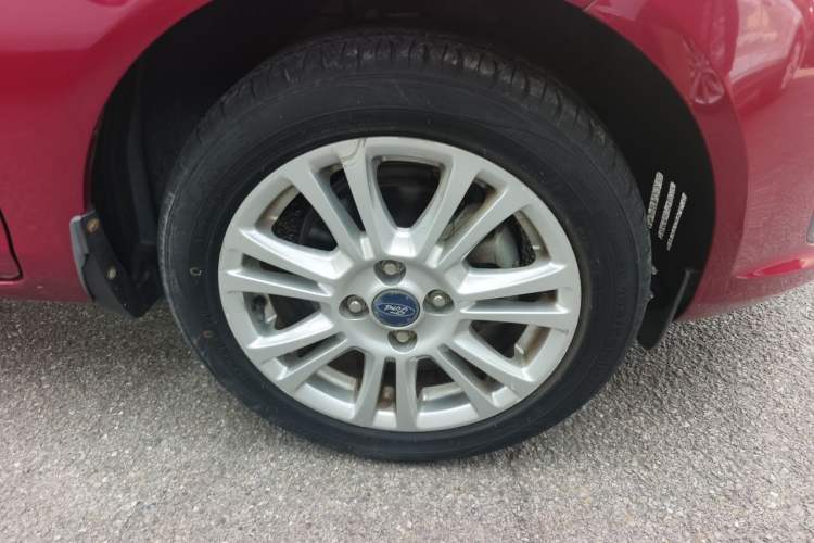 Used Ford Fiesta 2013 Hatchback 1.5L Automatic Fashion Edition Right Front Wheel Hub