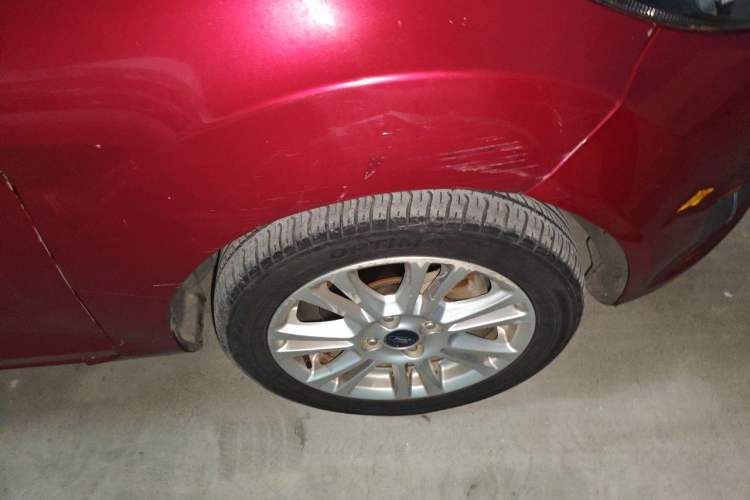 Used Ford Fiesta 2013 Hatchback 1.5L Automatic Fashion Edition Right Front Wheel Hub
