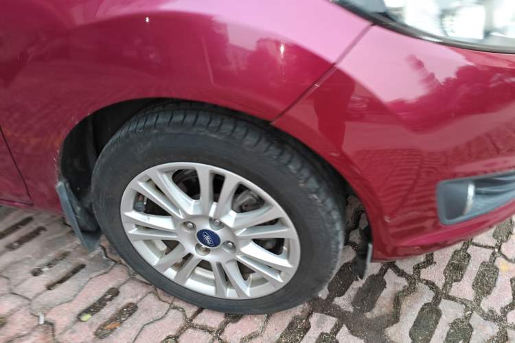 Used Ford Fiesta 2013 Hatchback 1.5L Automatic Fashion Edition Right Front Wheel Hub