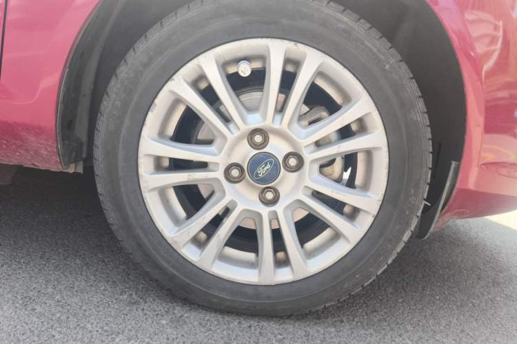 Used Ford Fiesta 2013 Hatchback 1.5L Automatic Fashion Edition Right Front Wheel Hub