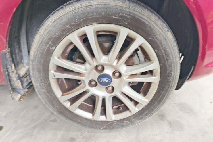 Used Ford Fiesta 2013 Hatchback 1.5L Automatic Fashion Edition Right Front Wheel Hub