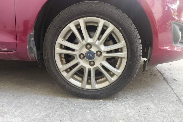 Used Ford Fiesta 2013 Sedan 1.5L Automatic Fashion Edition Right Front Wheel Hub