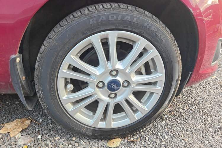 Used Ford Fiesta 2013 Hatchback 1.5L Automatic Fashion Edition Right Front Wheel Hub
