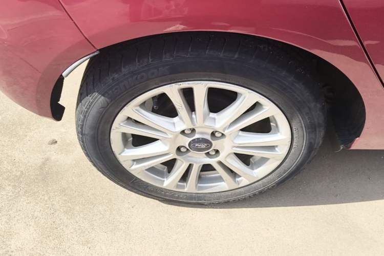 Used Ford Fiesta 2013 Hatchback 1.5L Automatic Fashion Edition Right Rear Wheel Hub