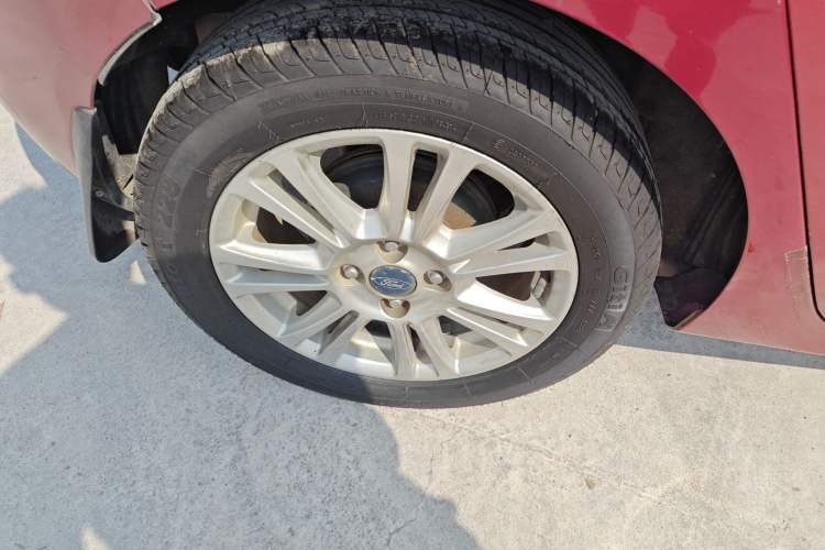 Used Ford Fiesta 2013 Hatchback 1.5L Automatic Prestige Model Right Rear Wheel Hub