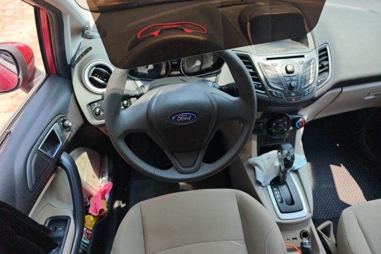 Used Ford Fiesta 2013 Sedan 1.5L Automatic Fashion Edition Steering Wheel