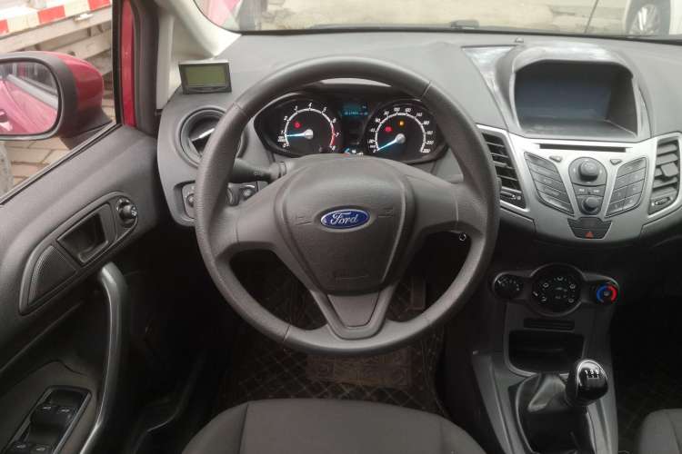 Used Ford Fiesta 2013 Sedan 1.5L Manual Fashion Edition Steering Wheel