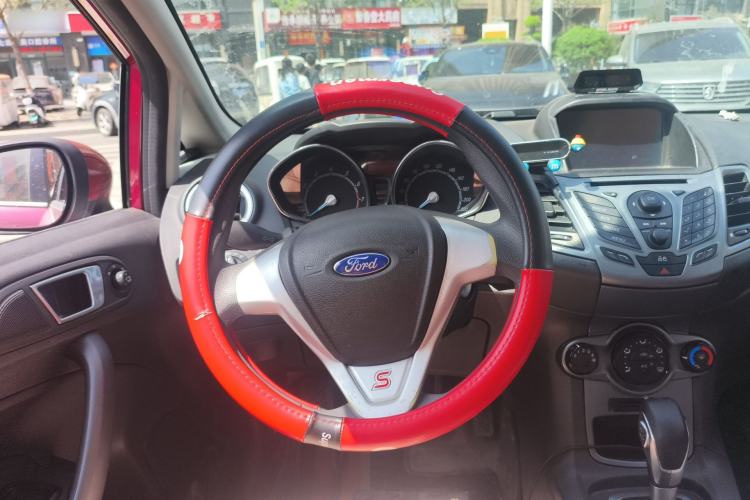 Used Ford Fiesta 2013 Hatchback 1.5L Automatic Fashion Edition Steering Wheel