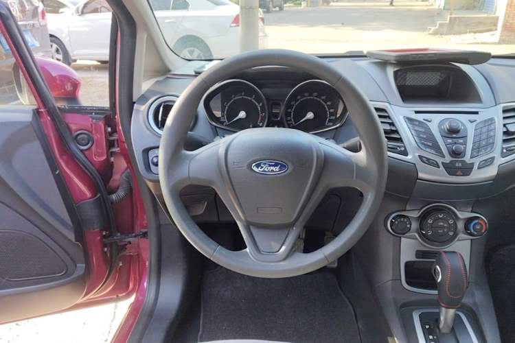 Used Ford Fiesta 2013 Hatchback 1.5L Automatic Fashion Edition Steering Wheel