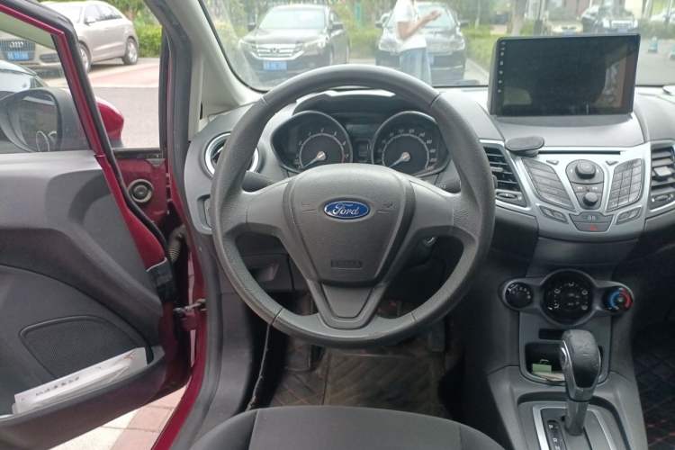 Used Ford Fiesta 2013 Hatchback 1.5L Automatic Fashion Edition Steering Wheel