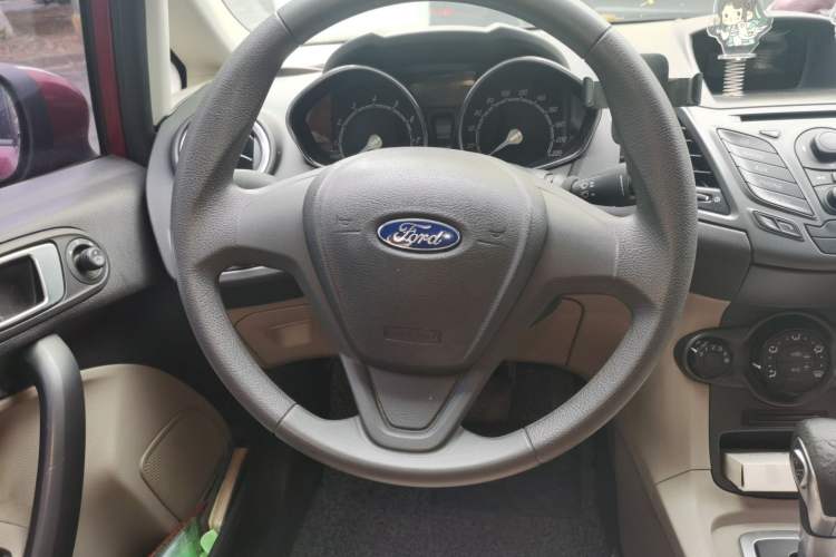 Used Ford Fiesta 2013 Sedan 1.5L Automatic Fashion Edition Steering Wheel
