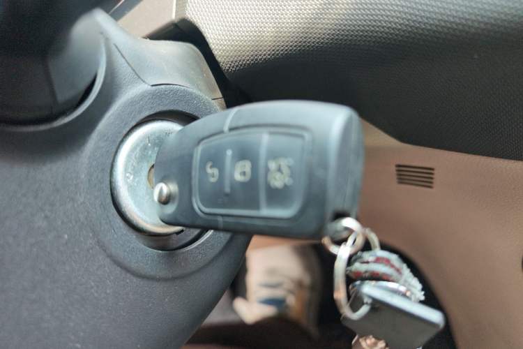 Used Ford Fiesta 2013 Sedan 1.5L Automatic Fashion Edition Vehicle Key