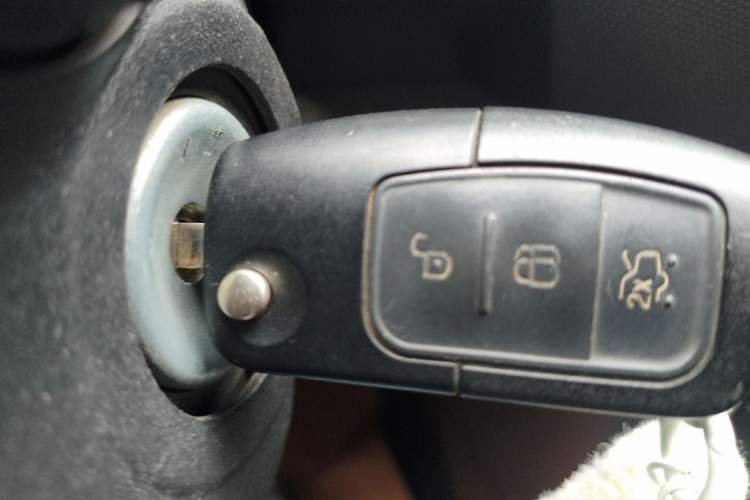 Used Ford Fiesta 2013 Hatchback 1.5L Automatic Fashion Edition Vehicle Key