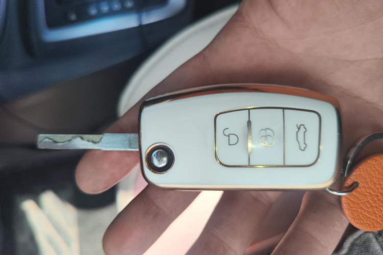 Used Ford Fiesta 2013 Hatchback 1.5L Automatic Fashion Edition Vehicle Key