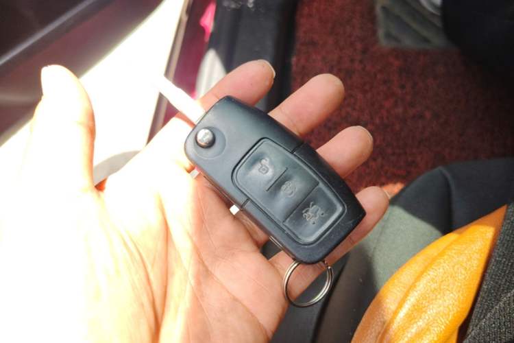 Used Ford Fiesta 2013 Hatchback 1.5L Automatic Fashion Edition Vehicle Key