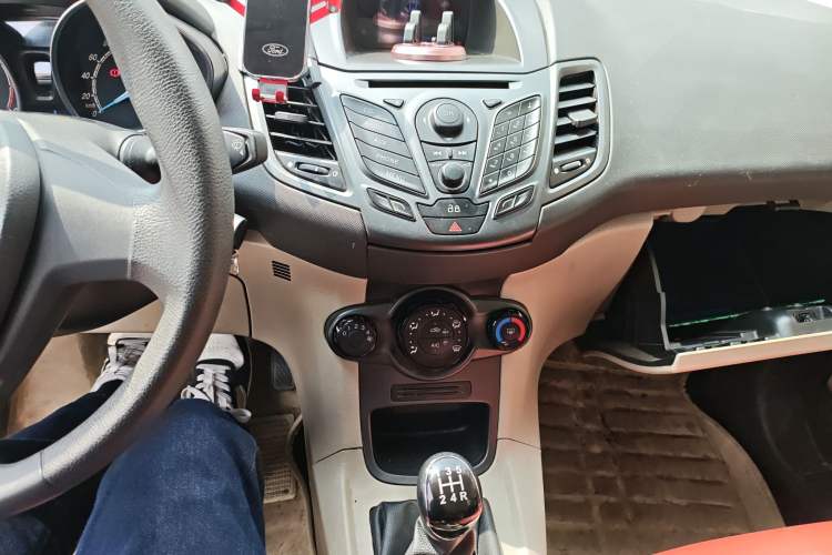 Used Ford Fiesta 2013 Sedan 1.5L Manual Fashion Edition Audio And AC Panel