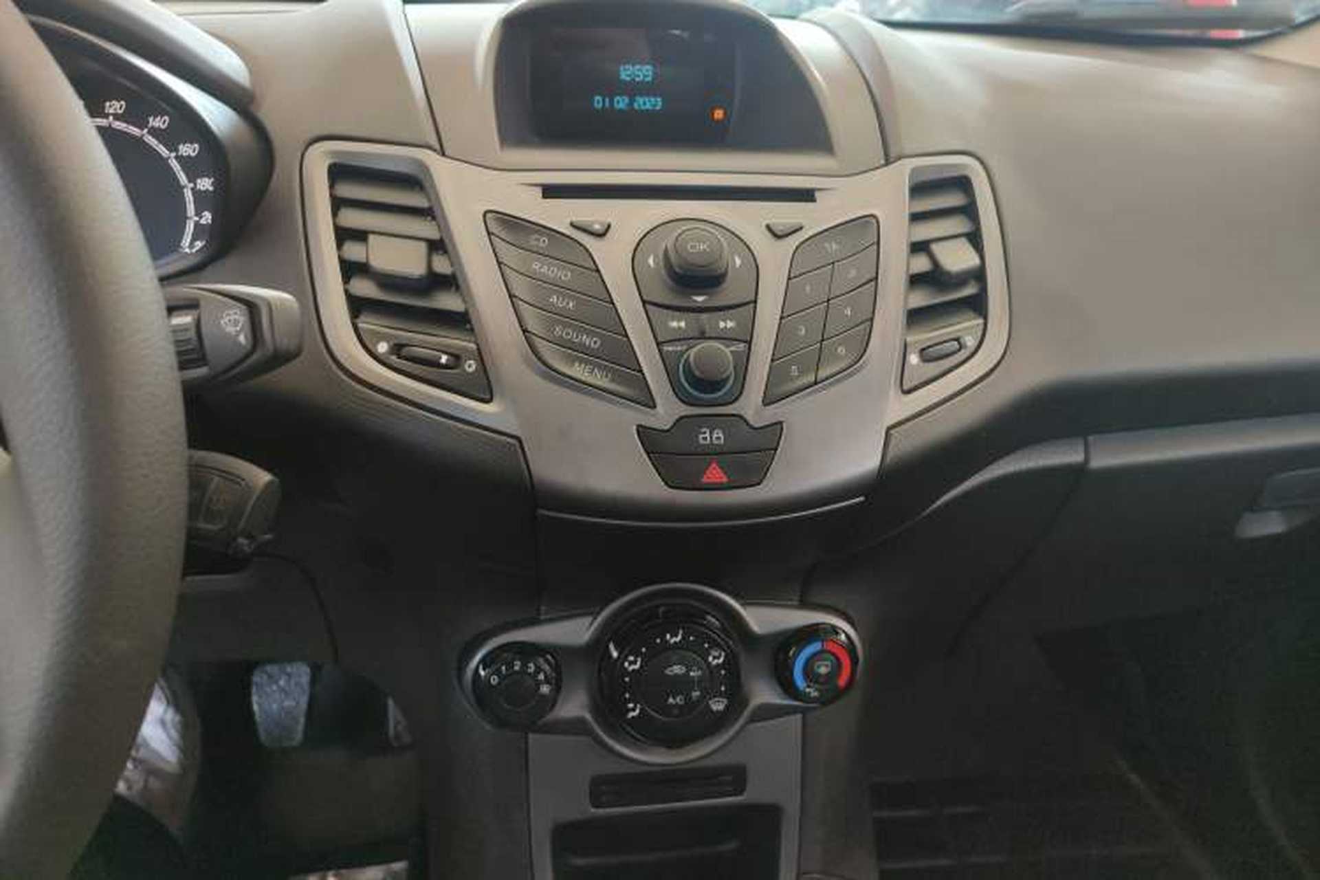 Used Ford Fiesta 2013 Hatchback 1.5L Manual Fashion Edition Audio And AC Panel