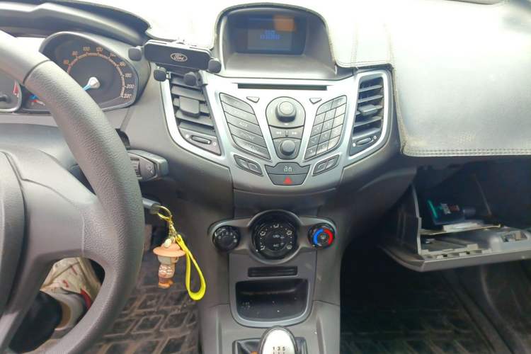 Used Ford Fiesta 2013 Hatchback 1.5L Manual Fashion Edition Audio And AC Panel