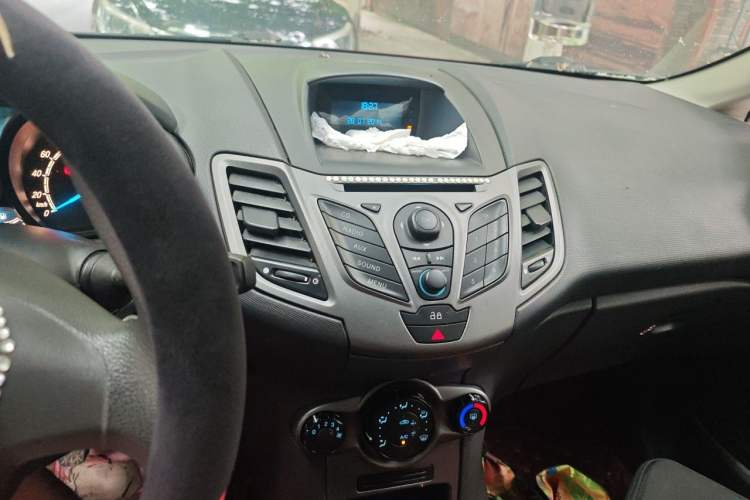 Used Ford Fiesta 2013 Hatchback 1.5L Manual Fashion Edition Audio And AC Panel