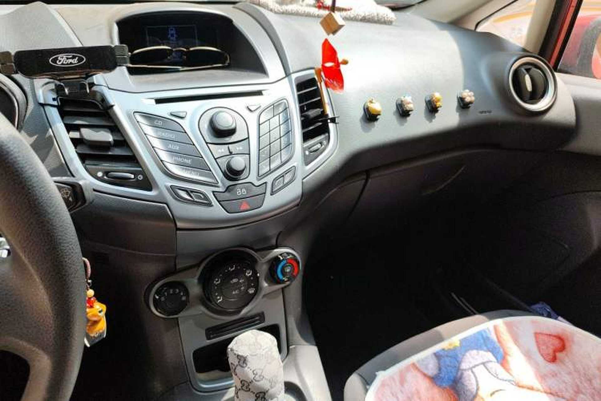 Used Ford Fiesta 2013 Hatchback 1.5L Automatic Fashion Edition Audio And AC Panel