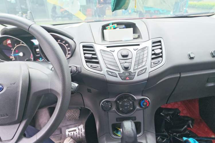 Used Ford Fiesta 2013 Hatchback 1.5L Automatic Fashion Edition Audio And AC Panel