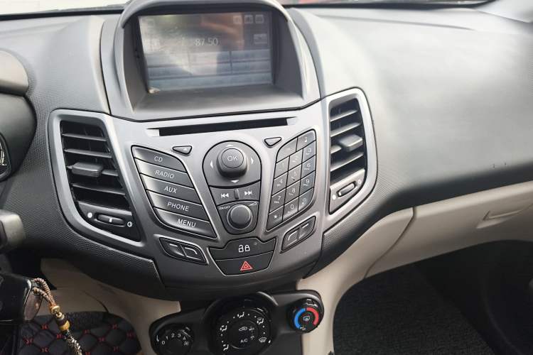 Used Ford Fiesta 2013 Sedan 1.5L Automatic Fashion Edition Audio And AC Panel