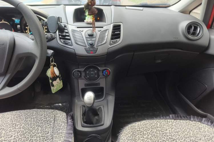 Used Ford Fiesta 2013 Sedan 1.5L Manual Fashion Edition Audio And AC Panel